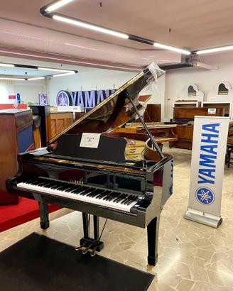 PIANOFORTE A MEZZA CODA YAMAHA C7 NERO
