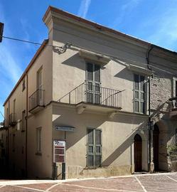 Casa indipendente di 219 m² con più di 5 locali a 