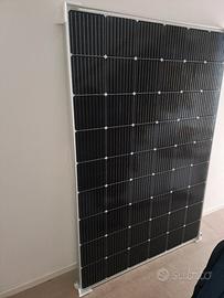 Mini-fotovoltaico 600 w risparmio 240 euro/anno