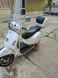 Vespa Piaggio 300 GTS i.e.