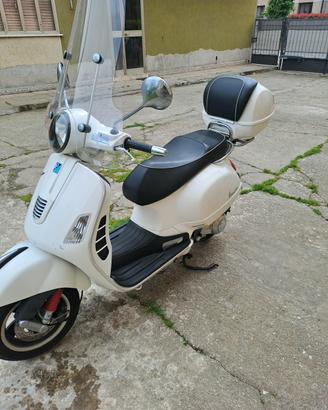 Vespa Piaggio 300 GTS i.e.