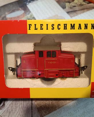 Locomotiva Fleischmann V42-03