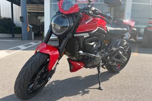 Ducati Monster 937 PLUS AKRAPOVIC