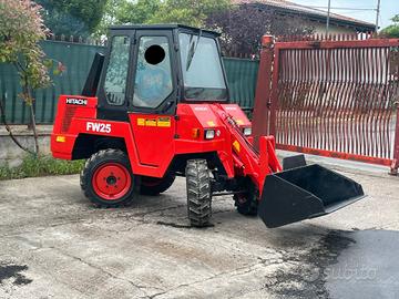 P76 Mini pala 4 ruote sterzanti Hitachi 25 q.li