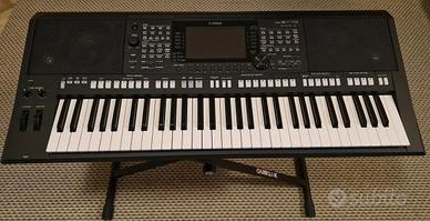 Sintetizzatore Yamaha psr-S775