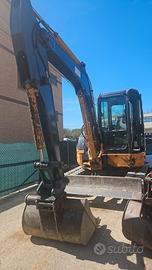 MINIESCAVATORE CINGOLATO USATO CASE DA 50QLI