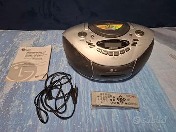 Radio, mangiacassette e lettore CD