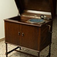 Grammofono meccanico Schubert