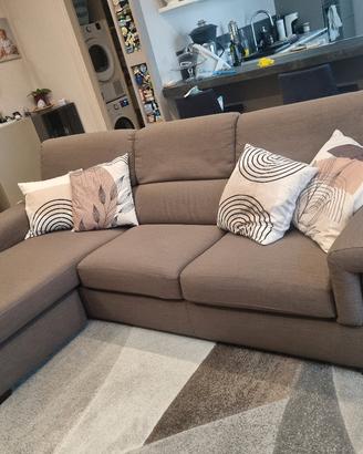 divano con chaise longue