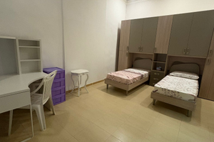 Camera studente solo donne