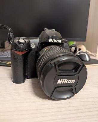 Nikon D70 + 18-70mm + scheda 2gb + caricatore