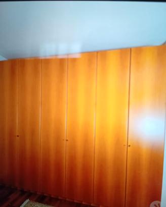 Armadio in legno 