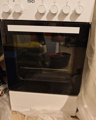 Gas con piano cottura e forno 