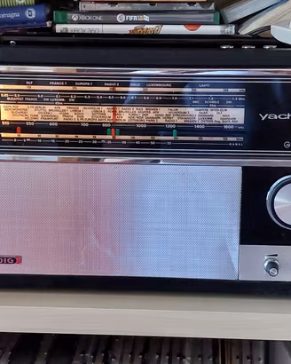 Radio Grundig Yacht-Boy 209