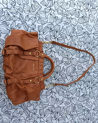 borsa a spalla e mano Miu Miu