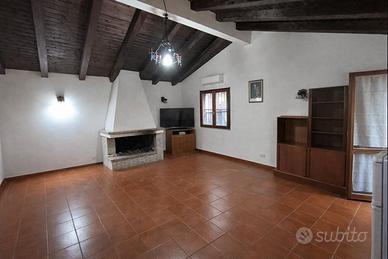 Bivano indipendente con cortile