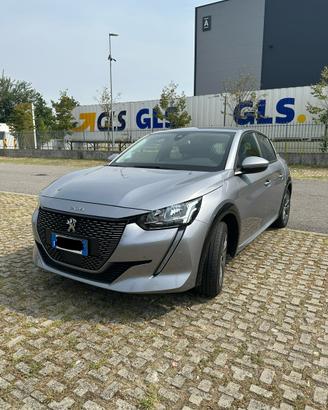 Peugeot e208