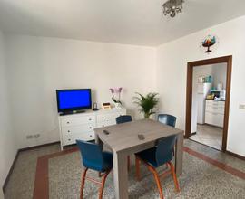 Camera con studio e bagno privato