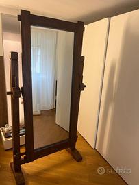 Specchio da terra basculante in legno