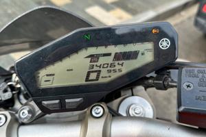 YAMAHA MT-09 2014 scivolata