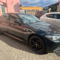 Alfa romeo giulia 2.0 super suepr prezzo