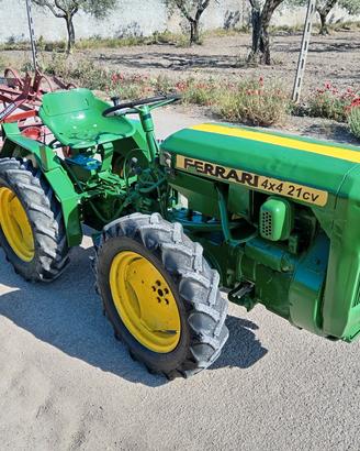 trattore Ferrari 21cv 4x4 con vibroc inversore