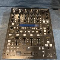 behringer Ddm4000 mixer