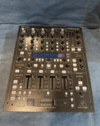 behringer Ddm4000 mixer