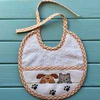 Bavaglino neonato ricamo a mano