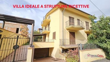 Villa singola su 3 piani. IDEALE A STRUTTURE
