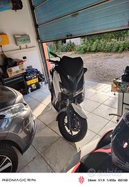Yamaha X-max 125 