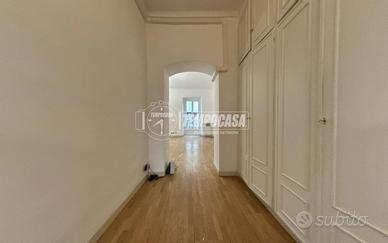 QUADRILOCALE IN STABILE D'EPOCA IN VIA ACCADEMIA