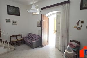 CASA INDIPENDENTE IN BUONO STATO