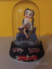 Statuina di Betty boop Marylin. È alta circa cm 14