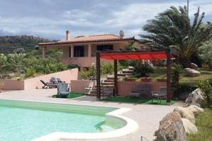 Villa di 105 m² con 5 locali a Posada