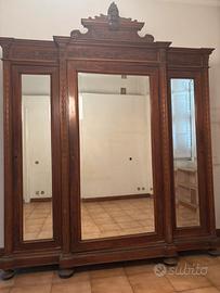 armadio di legno a 3 ante