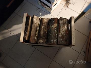 cassette di legna di quercia o olivo