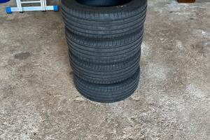 Pneumatici 215/55R17