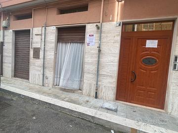 Trilocale con terrazzo da ristrutturare