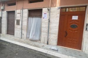Trilocale con terrazzo da ristrutturare