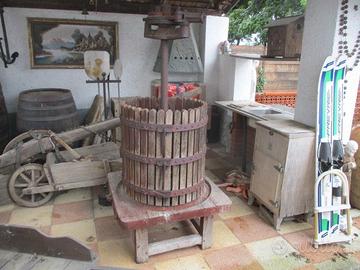 Torchio per uva dell'ottocento