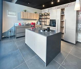 CUCINA IN SCONTO DEL 50 % CON ISOLA+TOP IN QUARZO