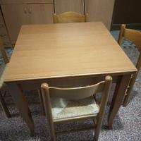 Tavolo allungabile con sedie