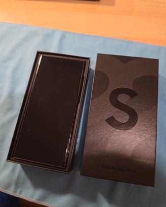 Samsung Galaxy S22 Ultra 12/256 + Accessori
