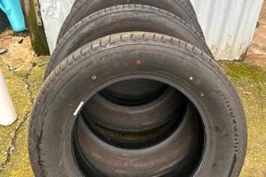 Treno Gomme - Bridgestone 185/65 R15 come nuove