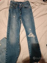 Levis jeans