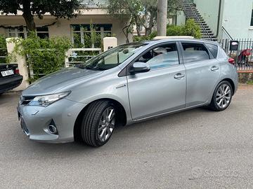 Toyota Auris Lounge 1800 ibrida Gpl