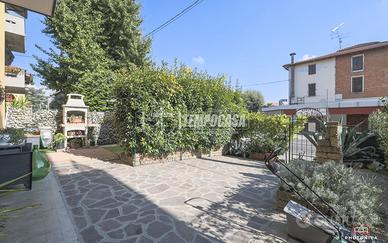 APPARTAMENTO CON INGRESSO INDIPENDENTE E GIARDINO