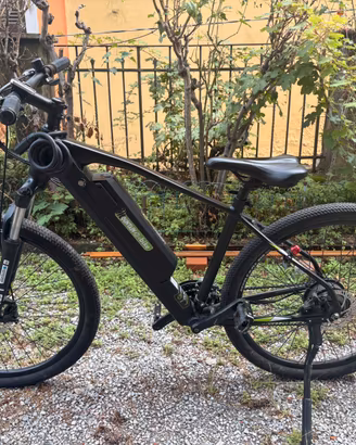 E-Bike MTB 27.5 - Solo 28,1 km - Pari al nuovo