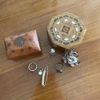 Porta gioie in legno lavorate